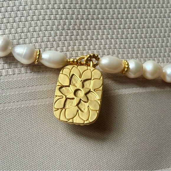 Brand New. $425 Julie Vos Pearl Necklace - Picture 10 of 13